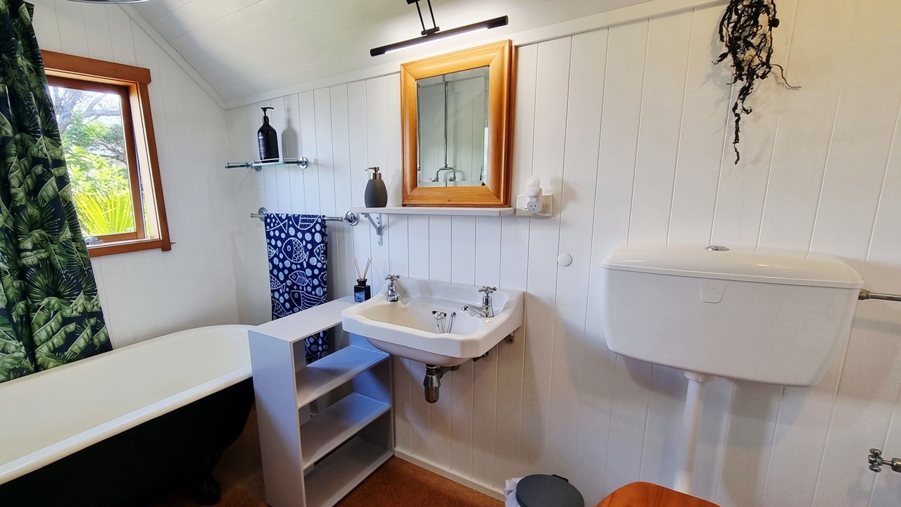 Photo of Bathroom in Tuateawa