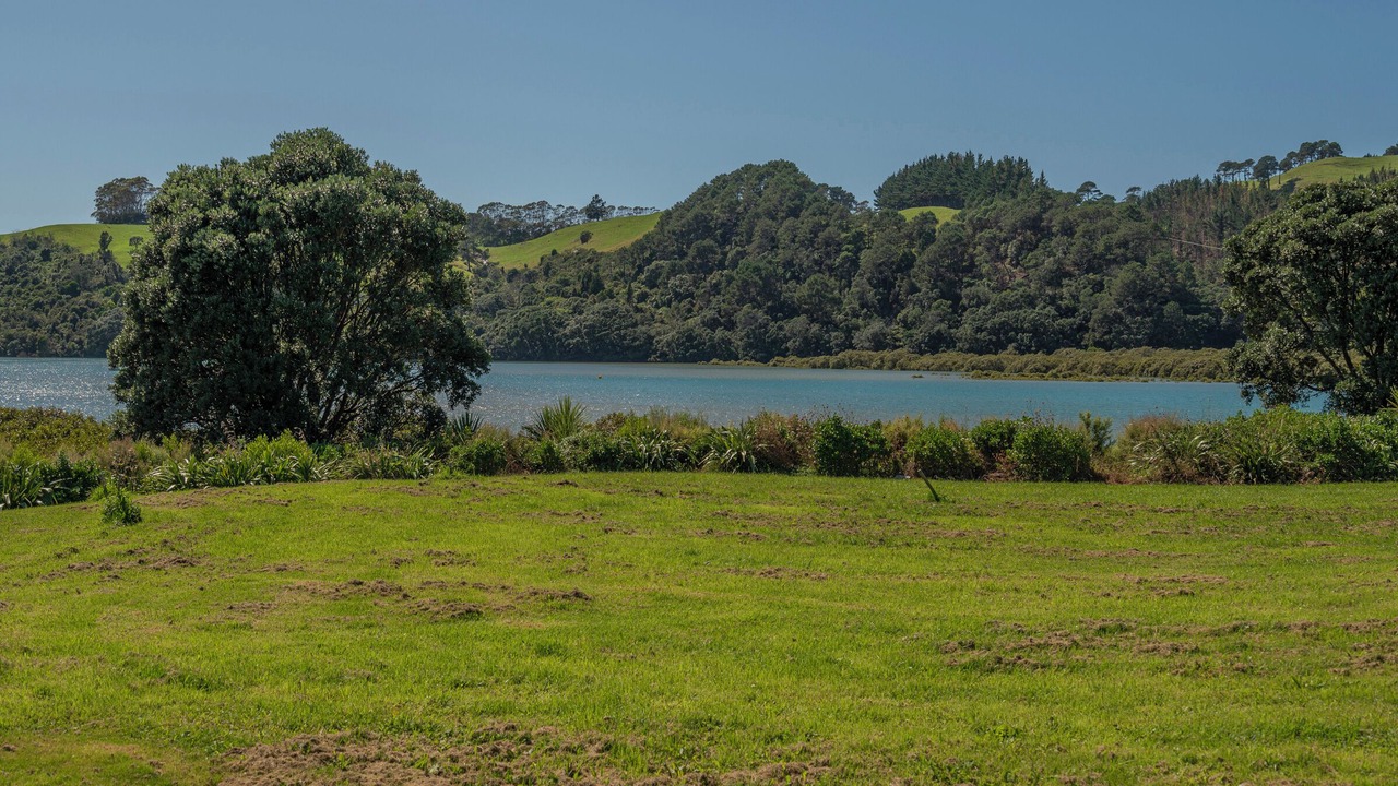 Photo of Others in Cooks Beach