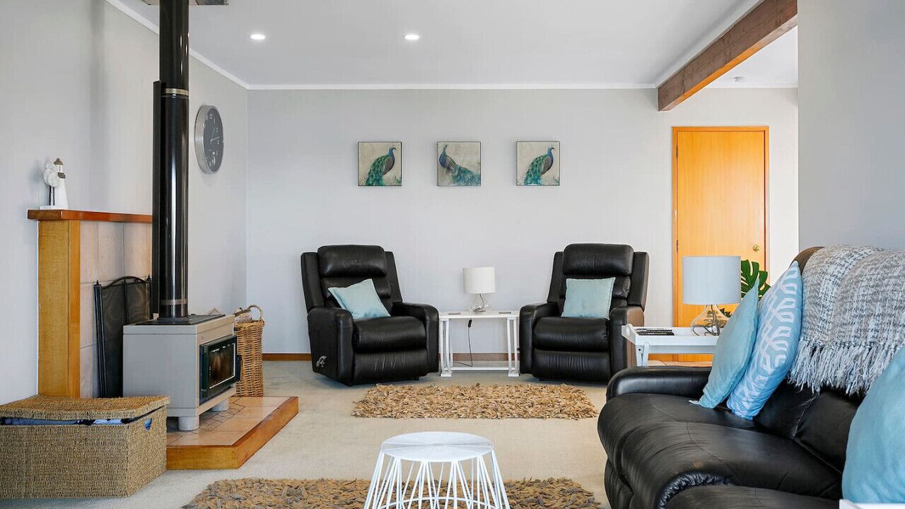 Photo of Livingroom in Acacia Bay