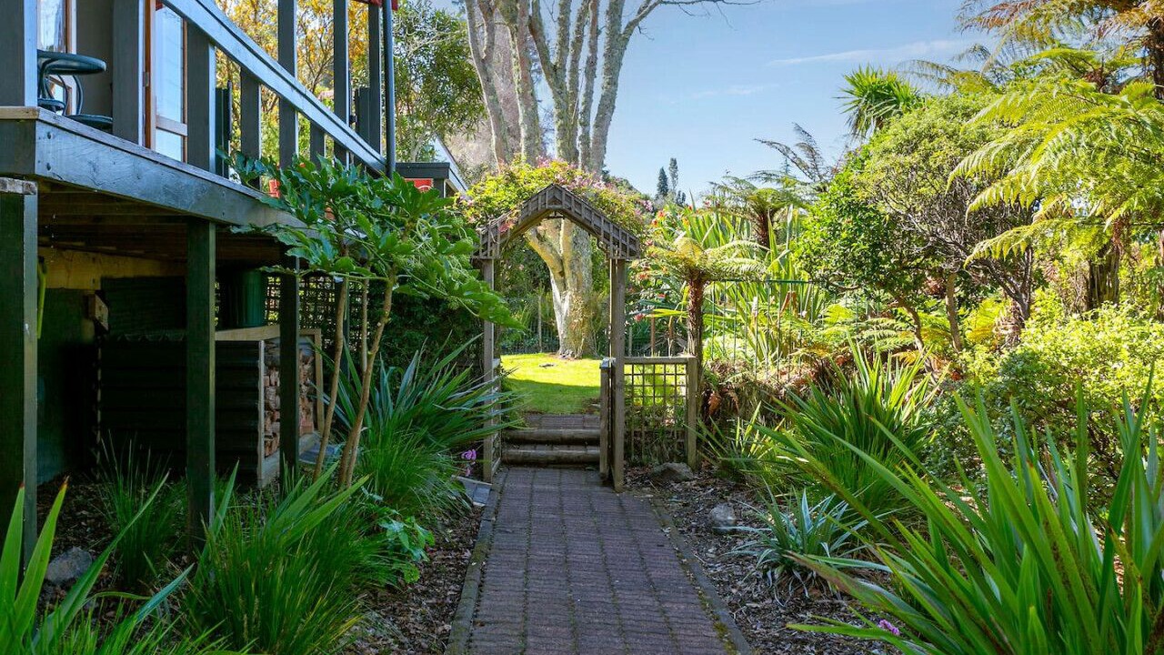 Photo of Outdoor in Acacia Bay