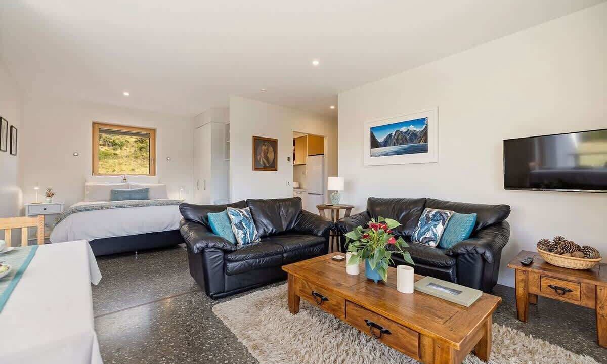 Photo of Livingroom in Kelvin Heights