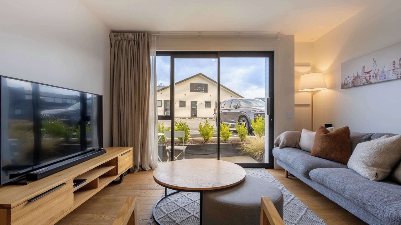 Photo of Livingroom in Albert Town