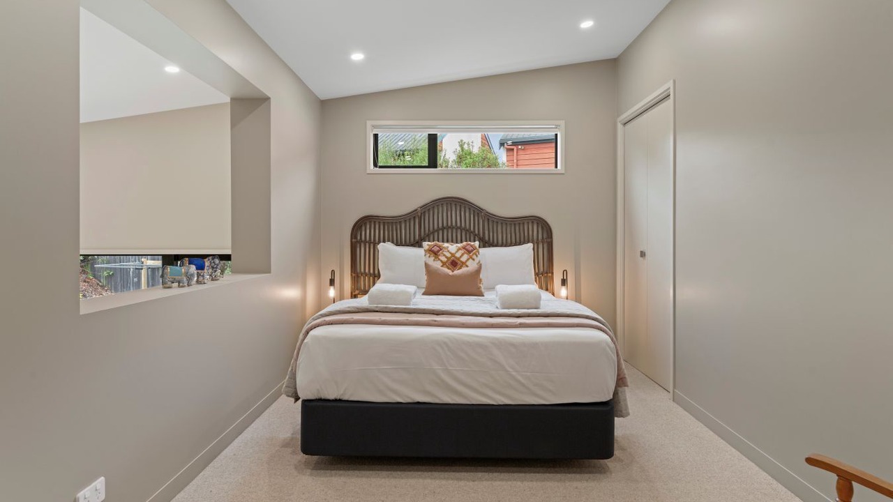 Photo of Bedroom in Two Mile Bay