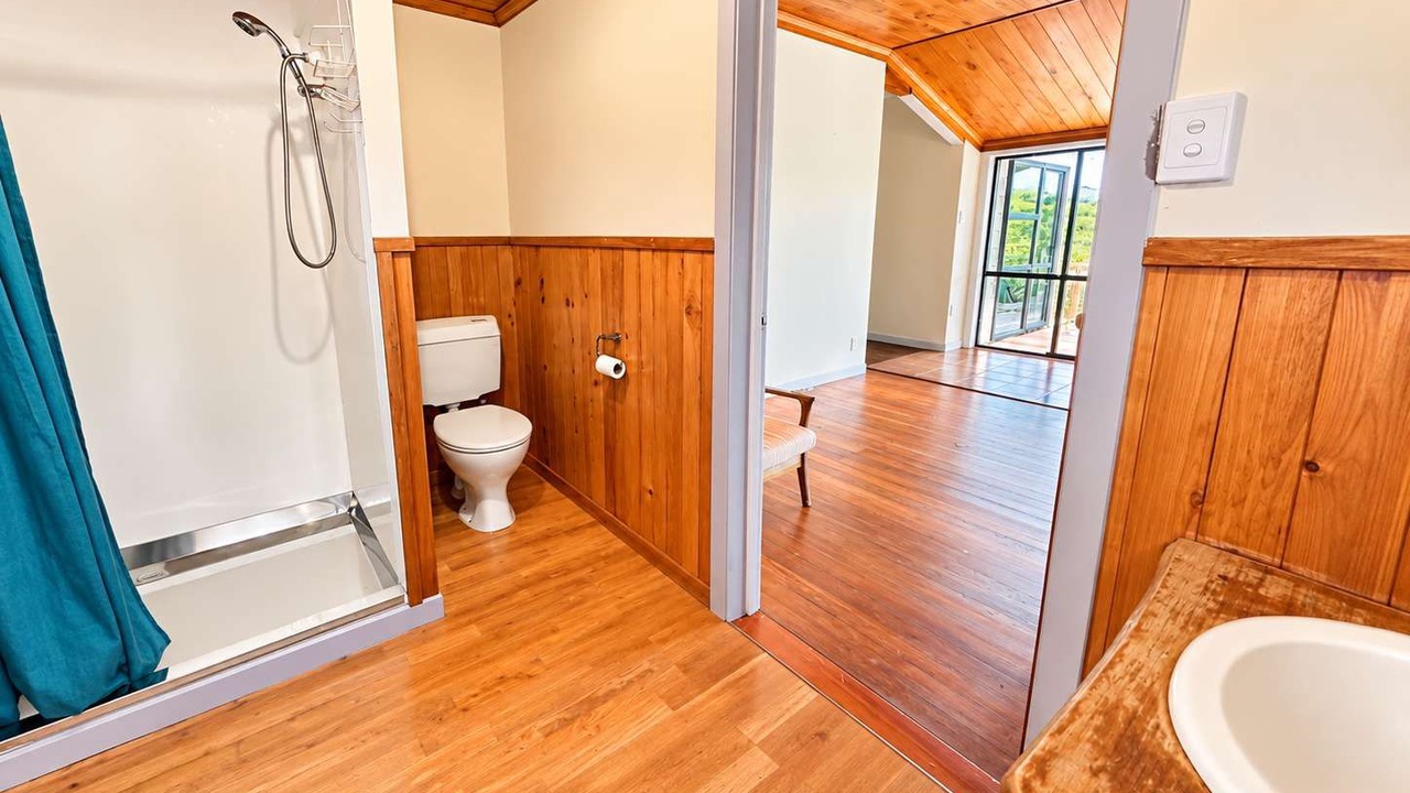 Photo of Bathroom in Ngunguru