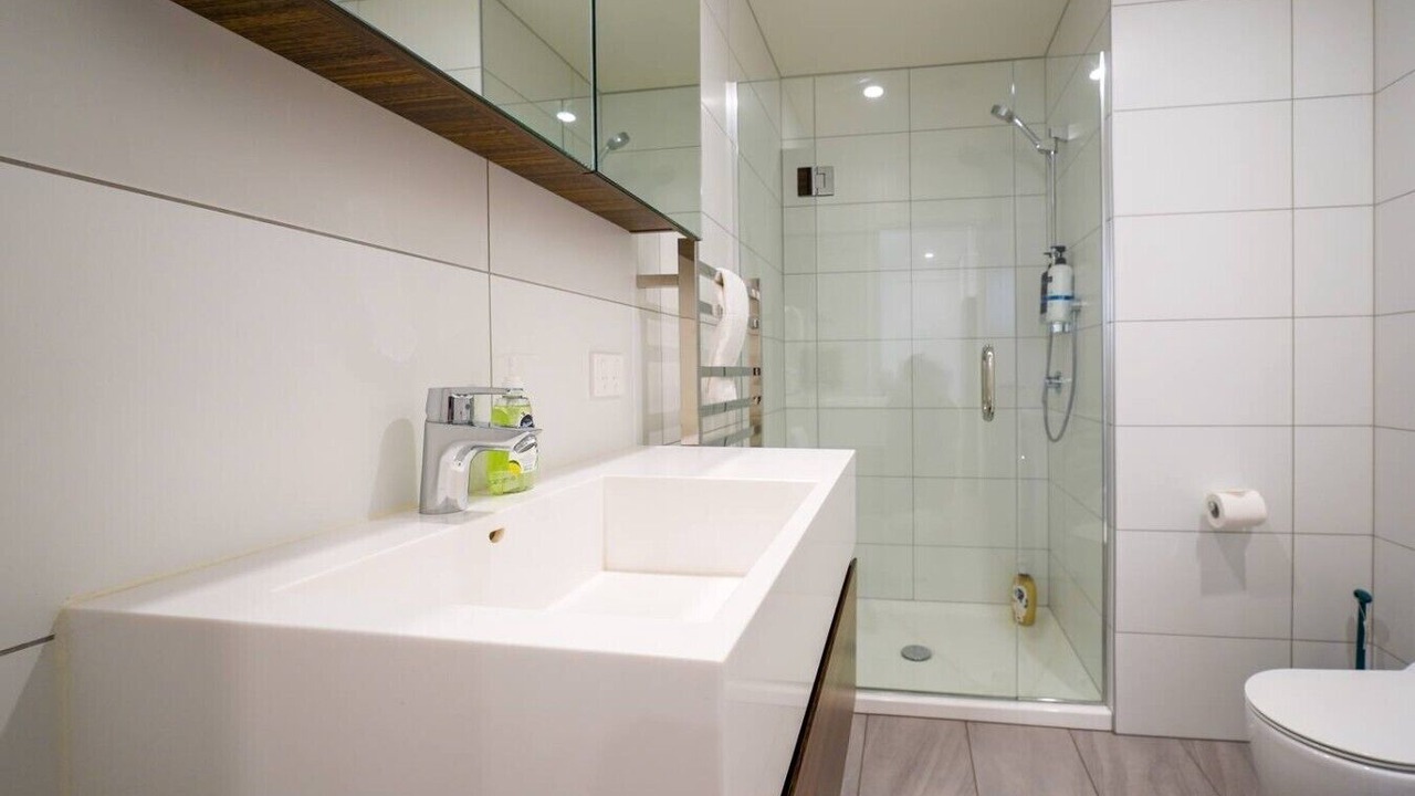 Photo of Bathroom in Greenlane - Ellerslie