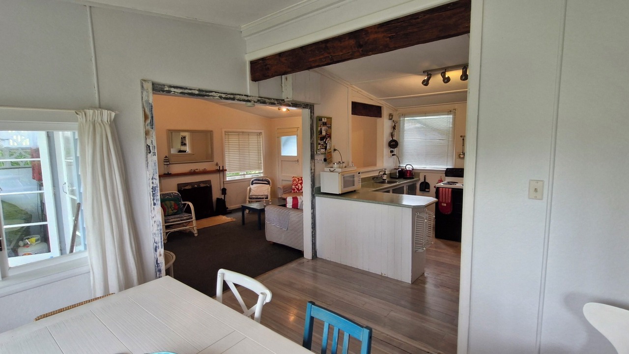Photo of Others in Raglan