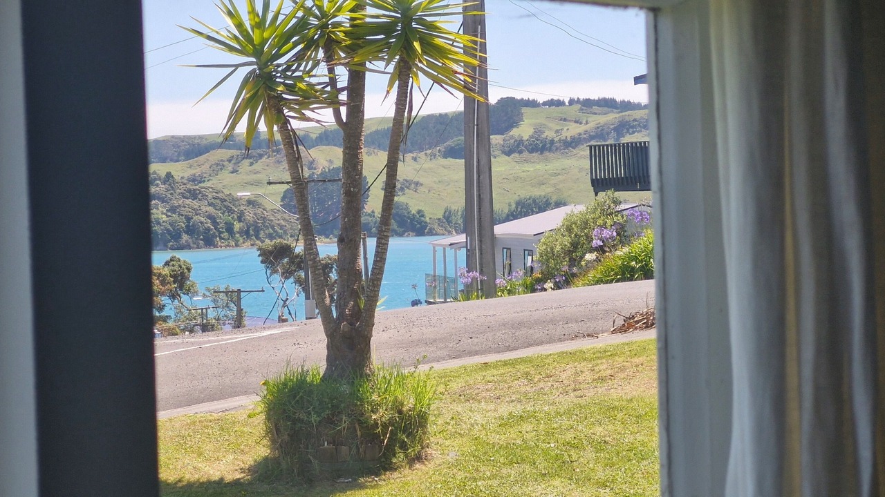 Photo of Others in Raglan