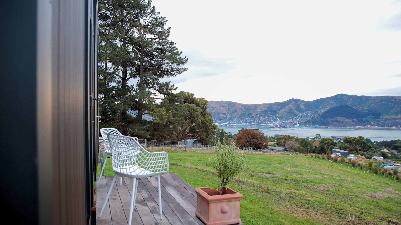 Photo of Patio Balcony in Diamond Harbour