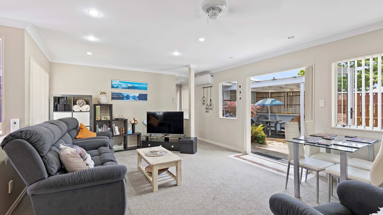 Photo of Livingroom in Hamilton
