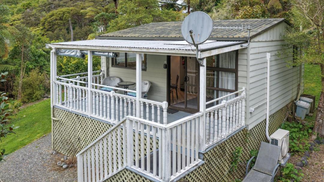 Photo of Patio Balcony in Moetapu Bay