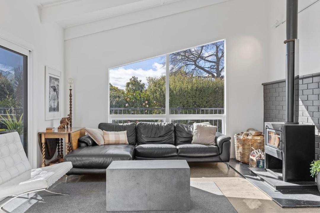 Photo of Livingroom in Two Mile Bay