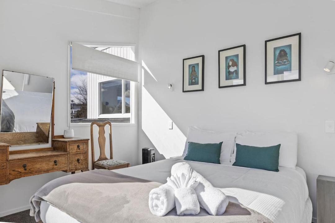 Photo of Bedroom in Two Mile Bay