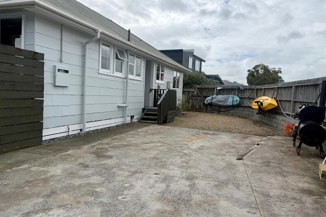 Photo of Others in Raglan