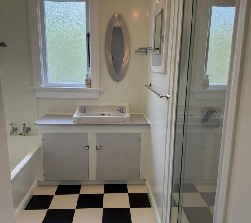 Photo of Bathroom in Roxburgh