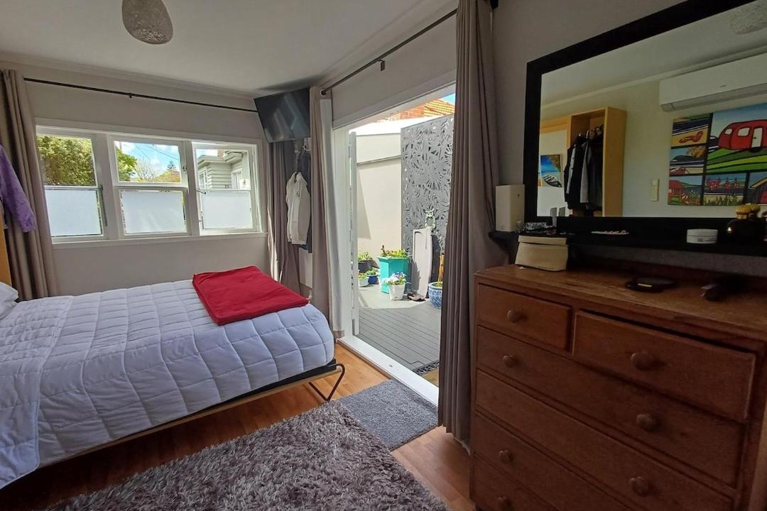 Photo of Bedroom in Narrow Neck