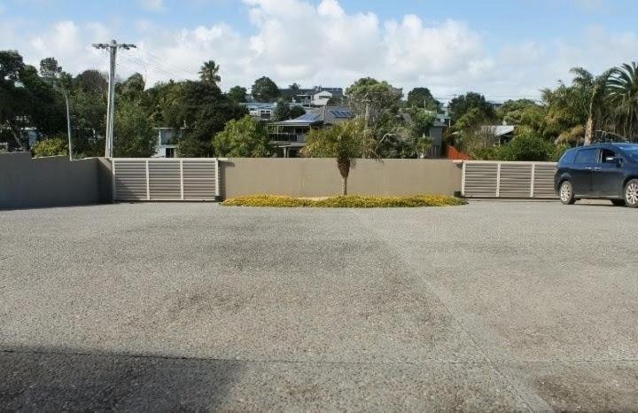 Photo of Others in Raglan