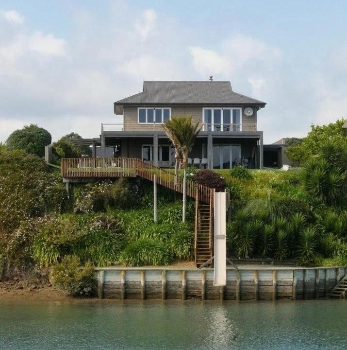 Photo of Others in Raglan