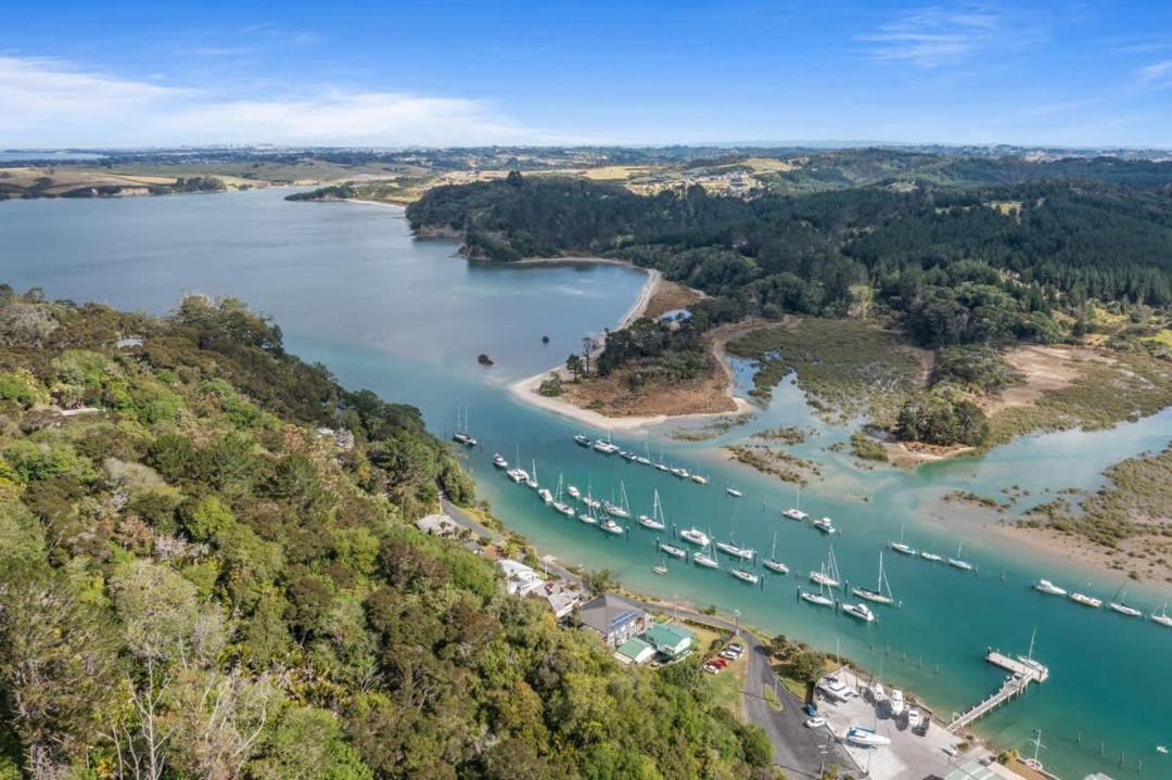 Photo of Others in Arkles Bay