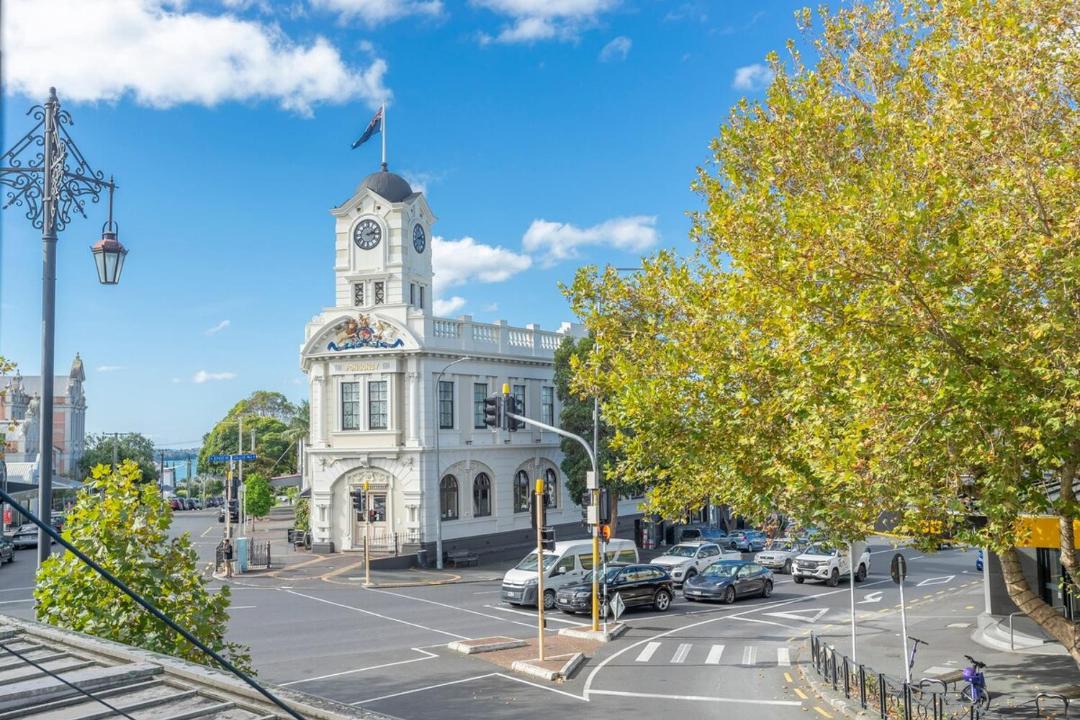 Photo of Others in Ponsonby