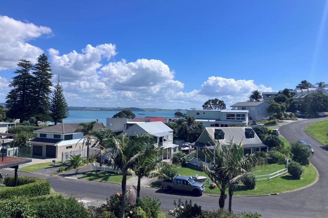 Photo of Others in Russell