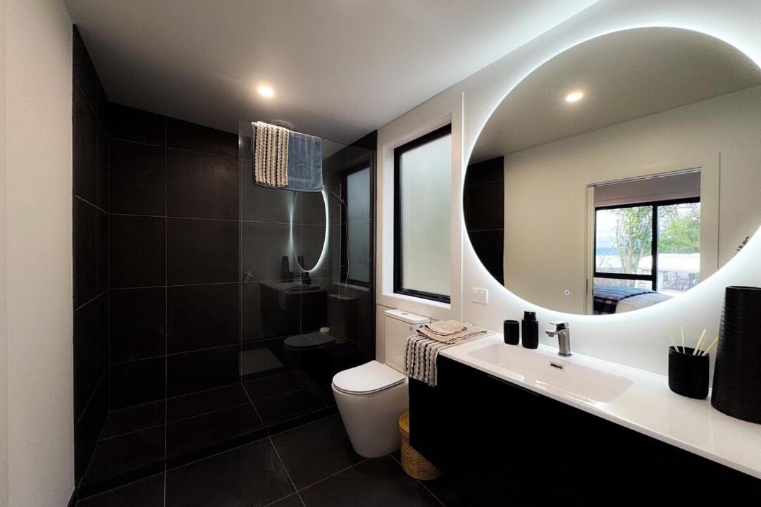 Photo of Bathroom in Acacia Bay