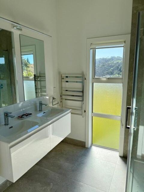 Photo of Bathroom in Russell