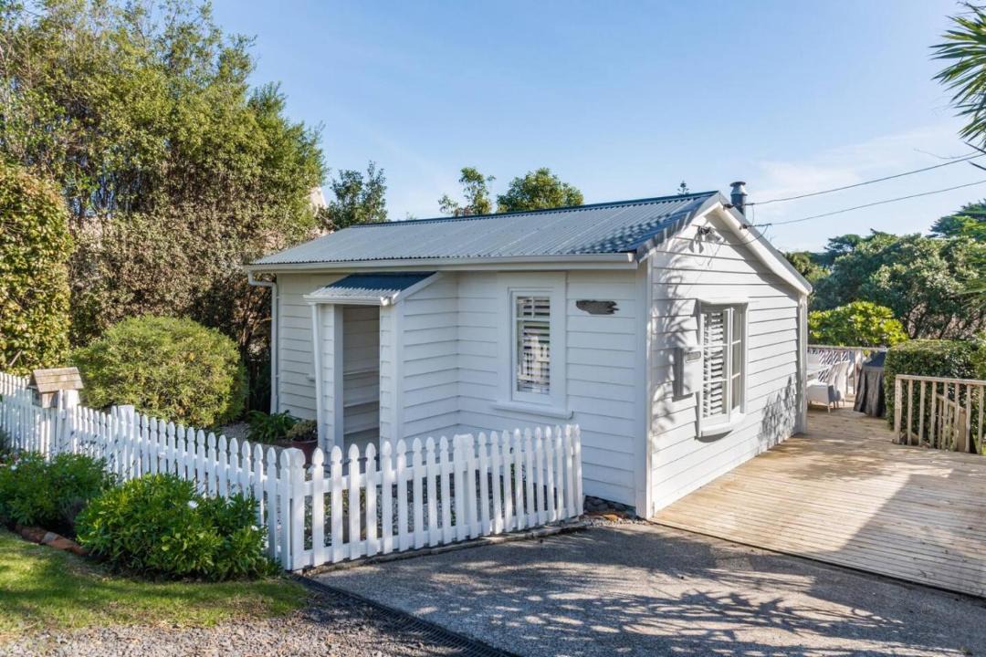 Photo of Others in Raglan