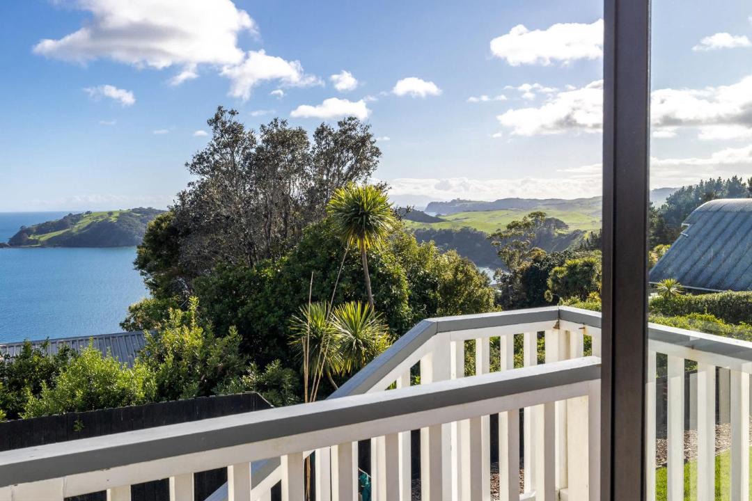 Photo of Patio Balcony in Waiheke Island