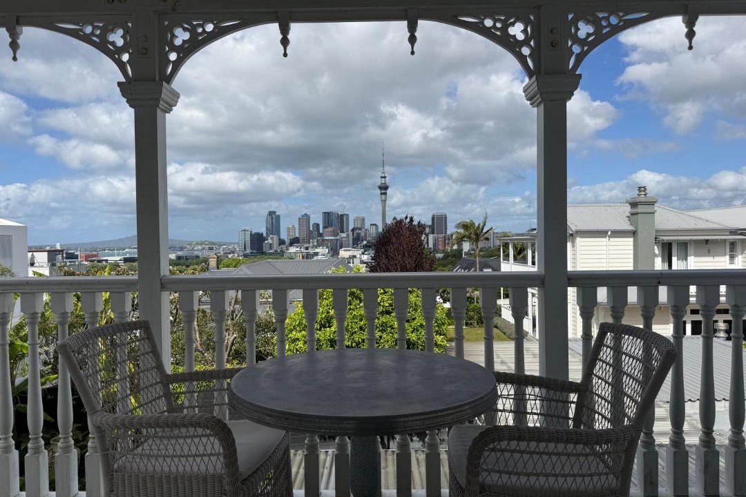 Photo of Others in Ponsonby