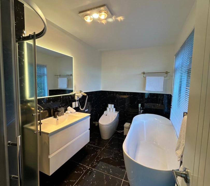 Photo of Bathroom in Kawaha Point