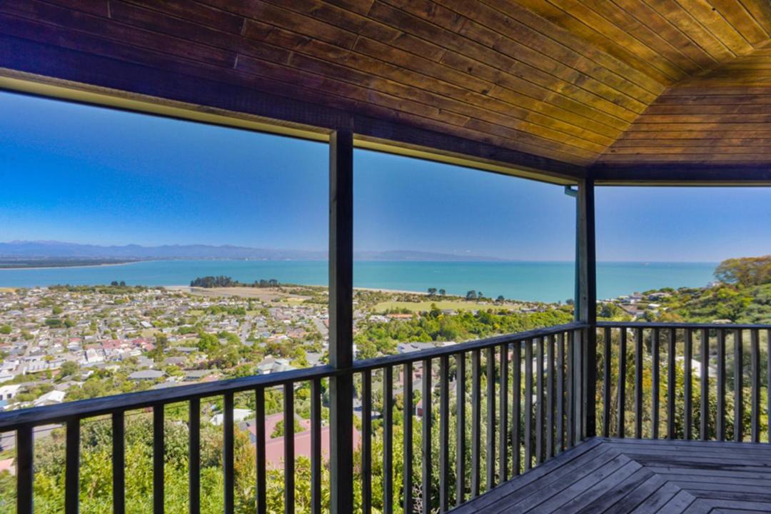 Photo of Patio Balcony in Tahunanui