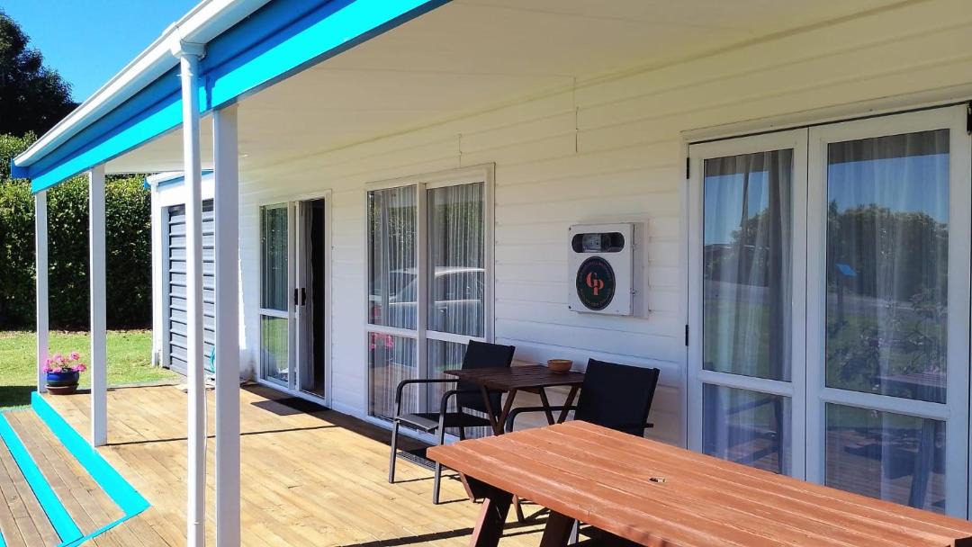 Photo of Others in Raglan