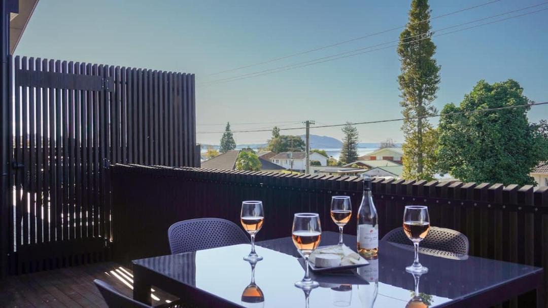 Photo of Patio Balcony in Kawaha Point