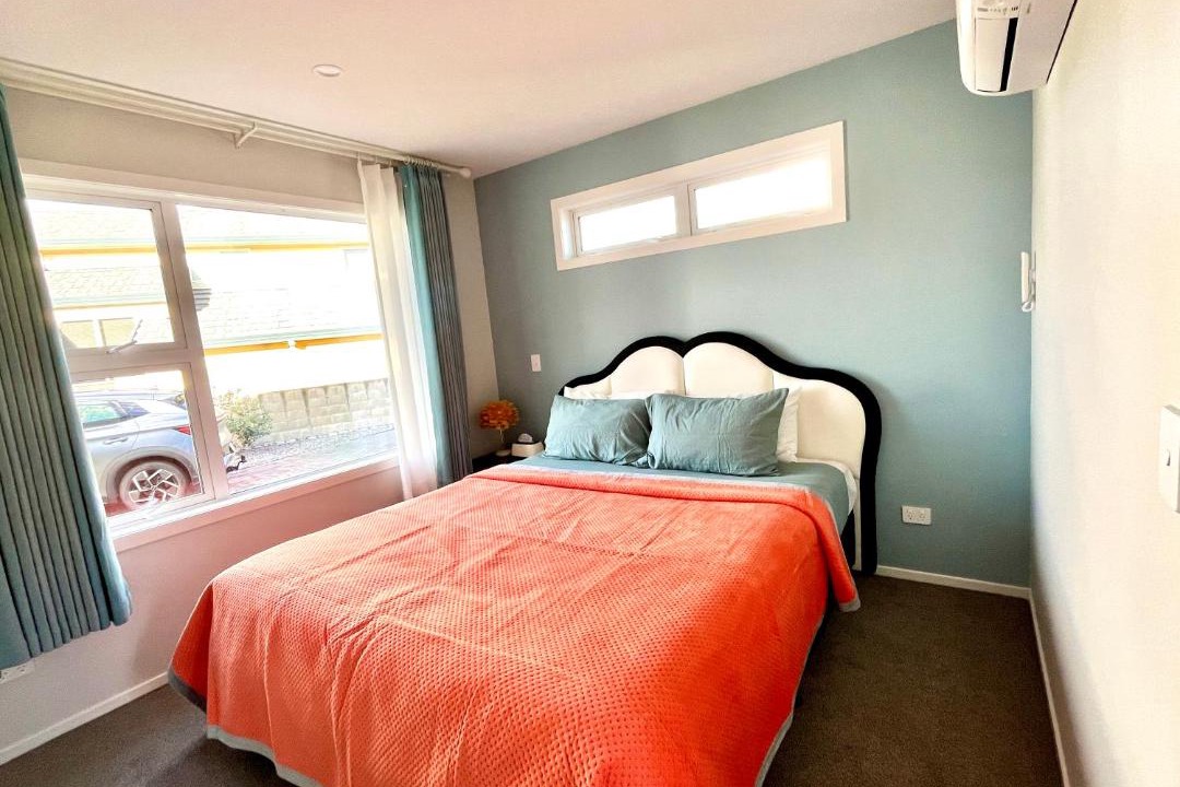 Photo of Bedroom in Two Mile Bay