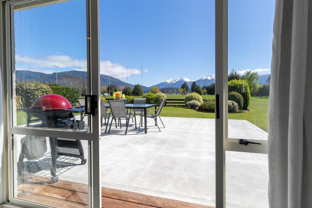 Photo of Patio Balcony in Te Anau