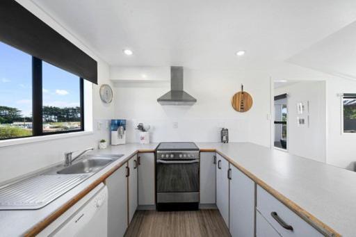 Photo of Others in Waitarere Beach