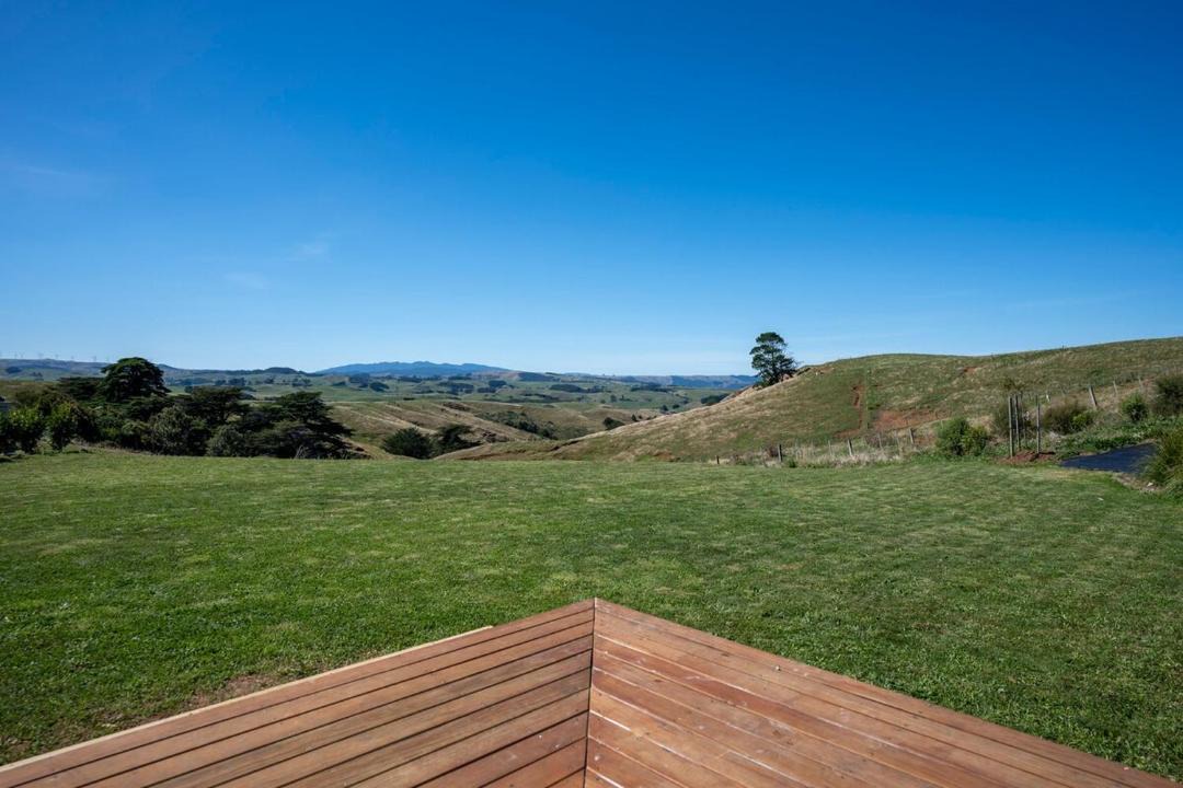 Photo of Others in Raglan