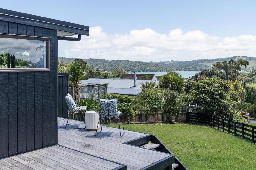 Photo of Others in Raglan