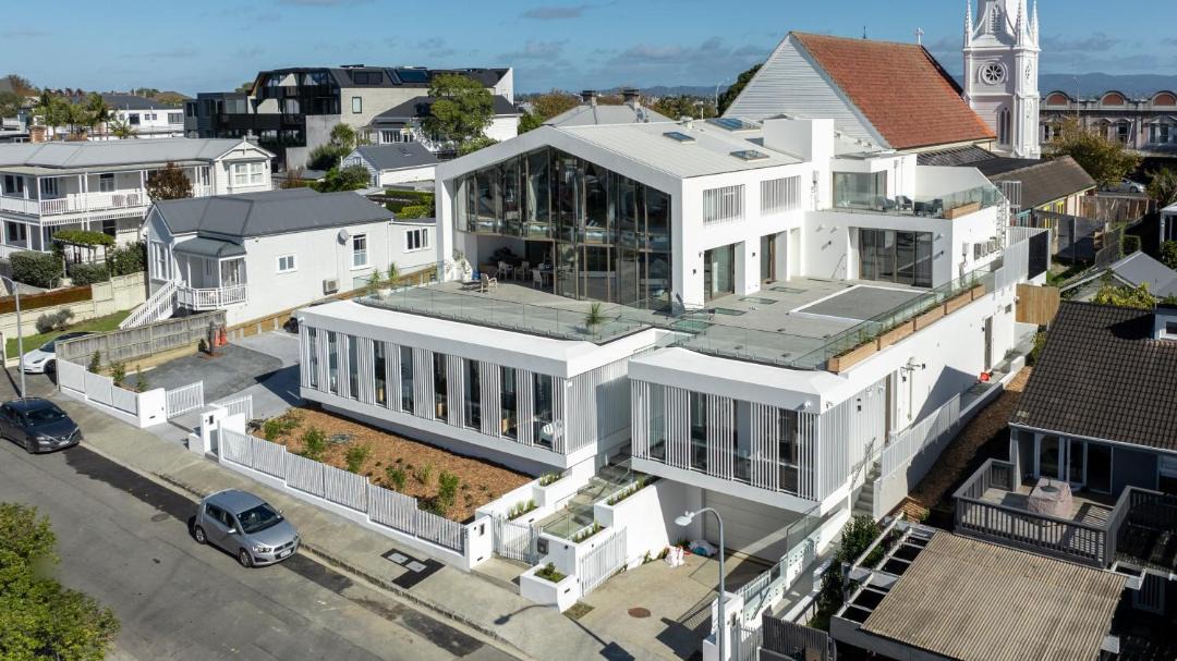 Photo of Others in Ponsonby