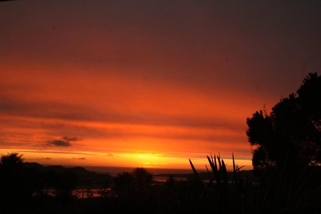 Photo of Others in Raglan