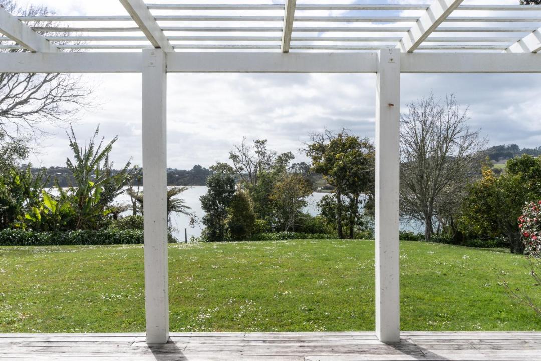 Photo of Others in Raglan