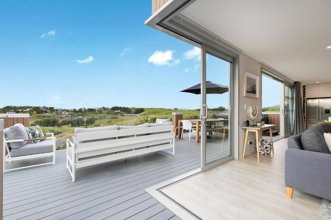 Photo of Others in Raglan