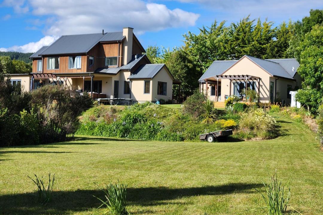Photo of Others in Upper Hutt