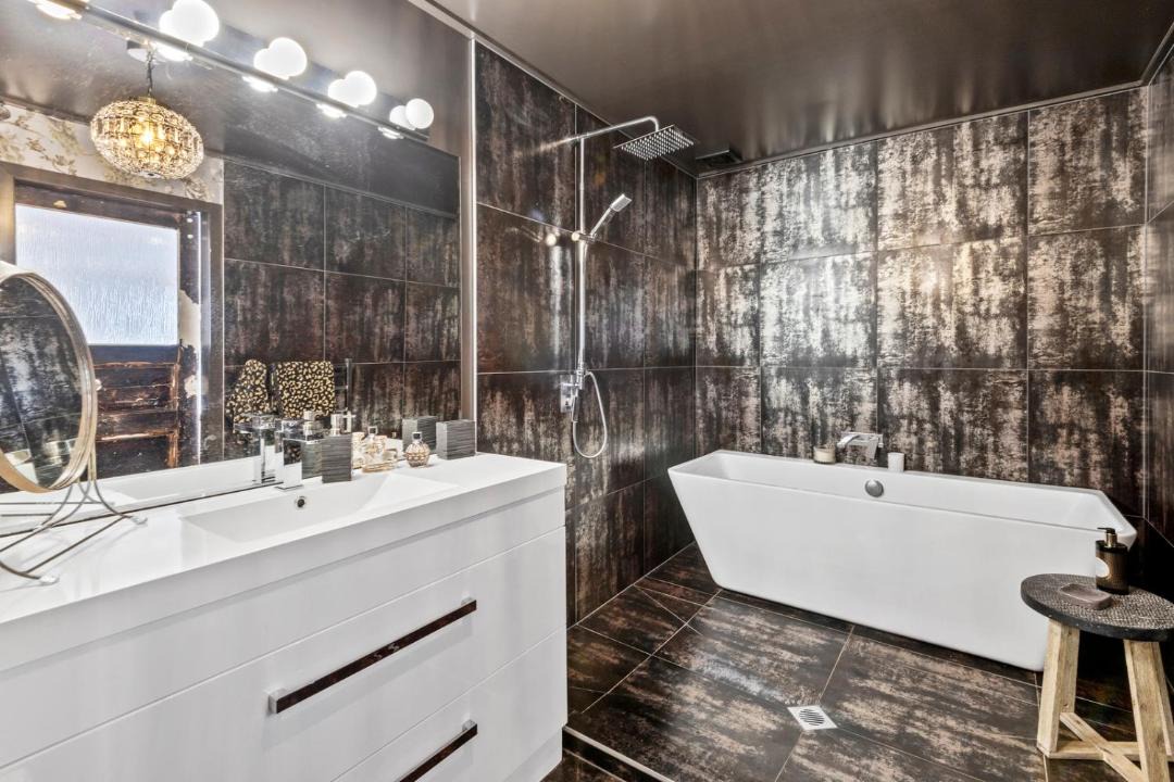 Photo of Bathroom in Ngunguru
