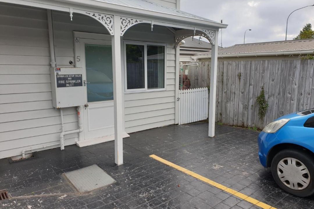Photo of Others in Mount Eden
