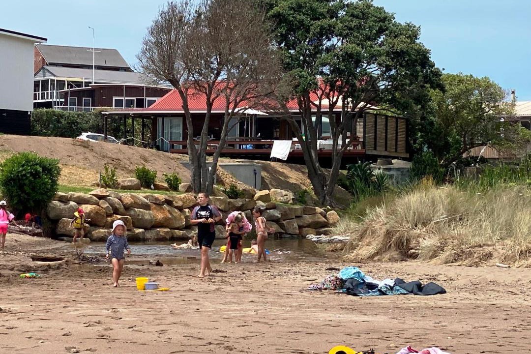 Photo of Others in Russell