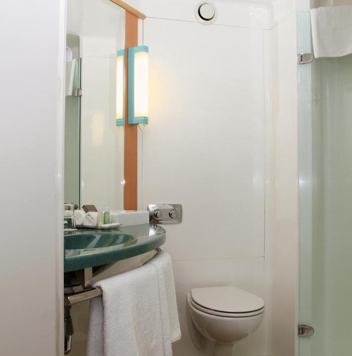 Photo of Bathroom in Greenlane - Ellerslie