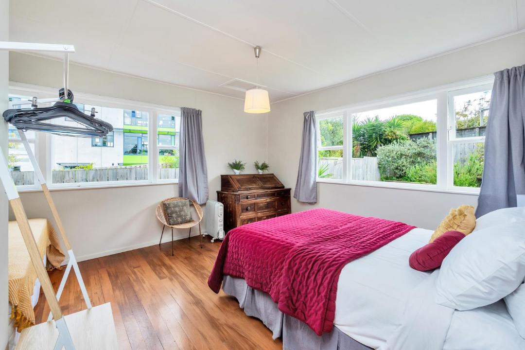 Photo of Others in Grey Lynn