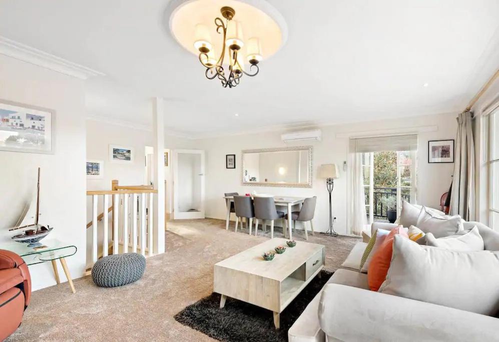 Photo of Livingroom in Epsom