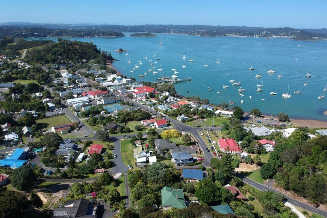 Photo of Others in Russell